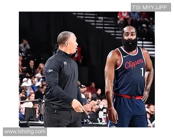 2018年尼克斯与勇士激战回顾：篮球场上的巅峰对决与精彩瞬间