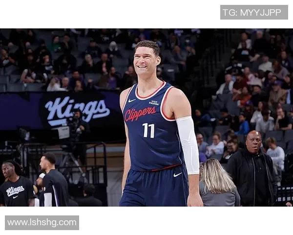 布鲁克洛佩斯：从篮球新星到NBA顶尖中锋的传奇之路